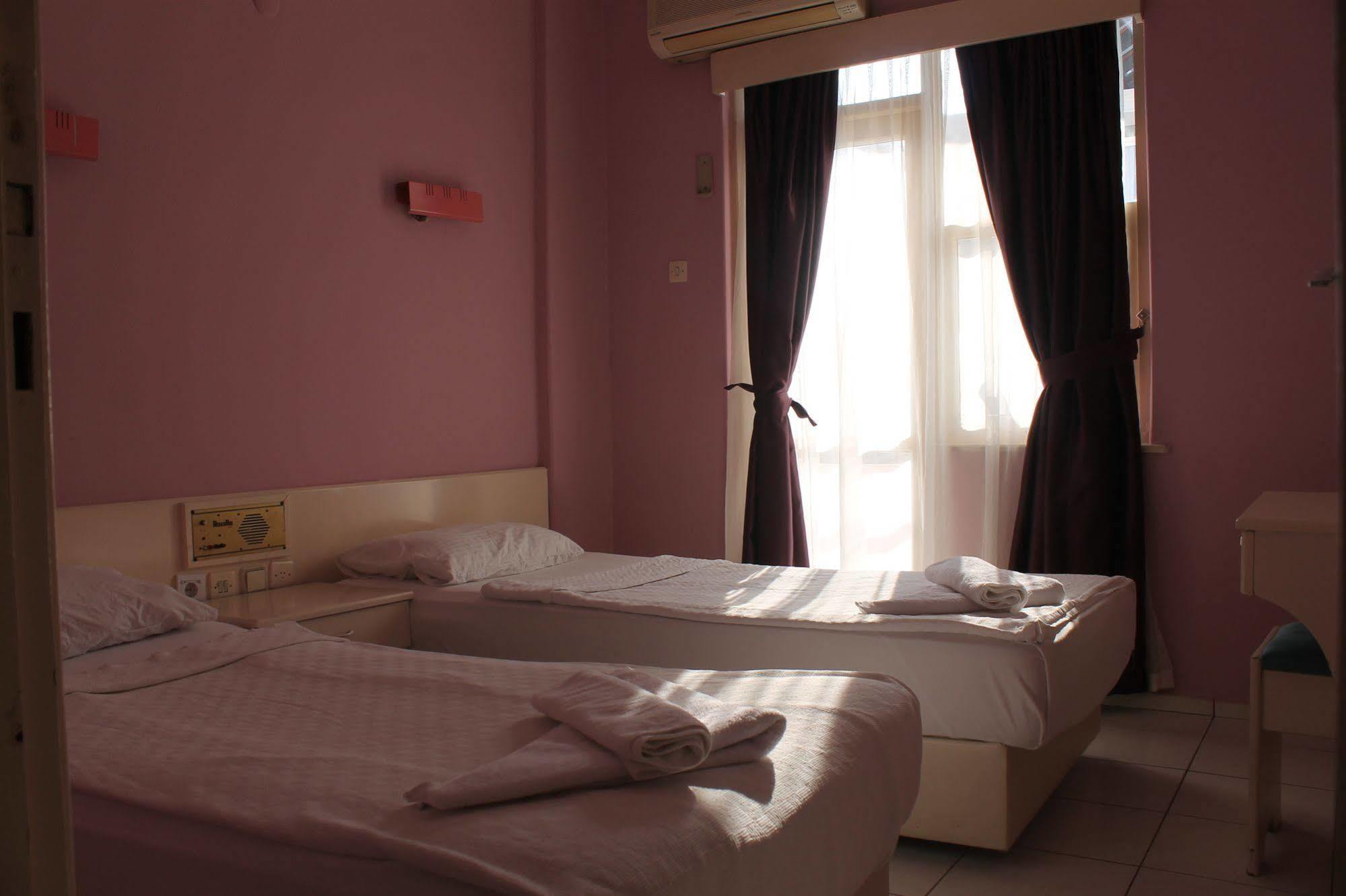 Rosella Otel